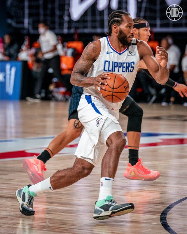 上海久事发布备战花絮，转会期手感冰凉，英超任务艰巨，团队化学反应显著